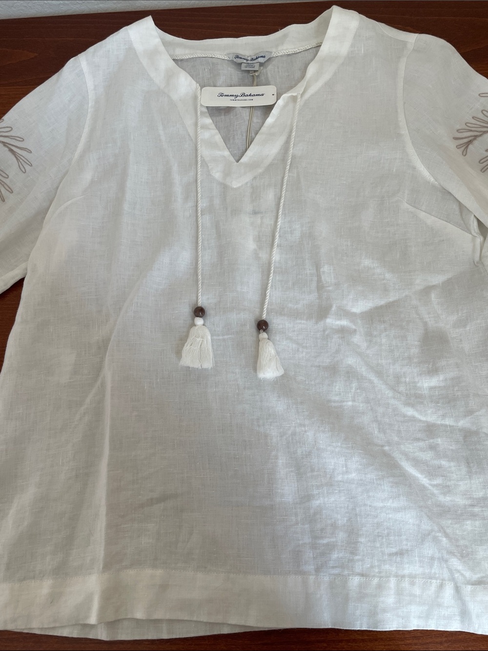 NWT Ladies Boho Tommy Bahama White Linen Tassel V-Neck Shirt S/P Linen